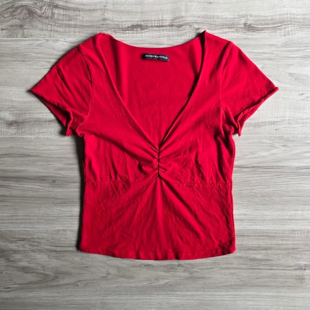 Brandy Melville Crop Top Scrunch V Shirt